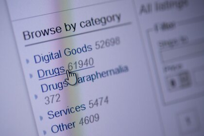 buying drugs on the darknet
